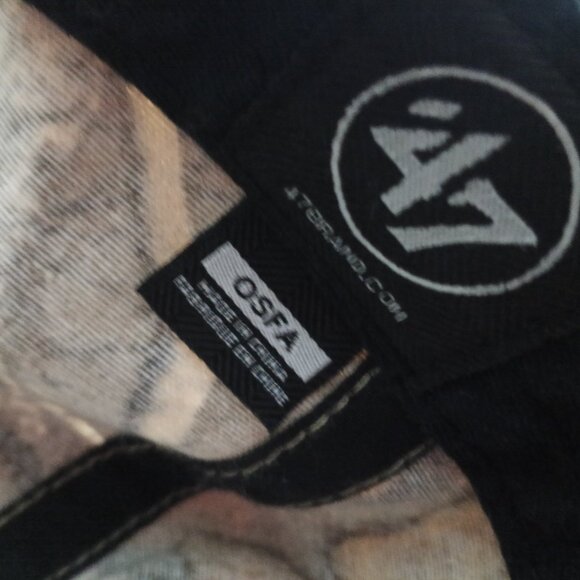 NHL Winnipeg Jets x Realtree Hat - Picture 6 of 7